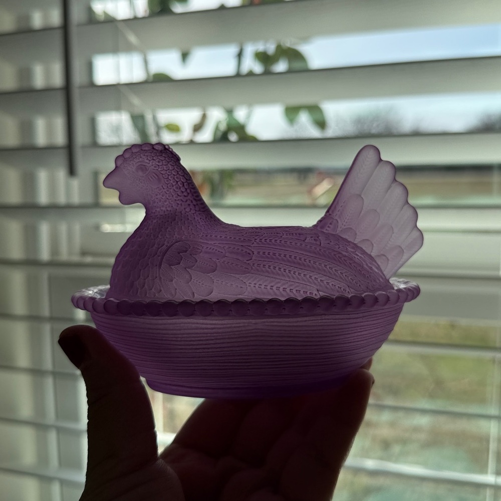 IMPORT Purple Satin Hen On Nest 4”! - Picture 7 of 9